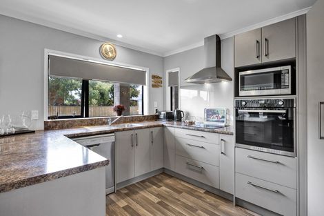 Photo of property in 21 Elizabeth Grove, Stratford, 4332