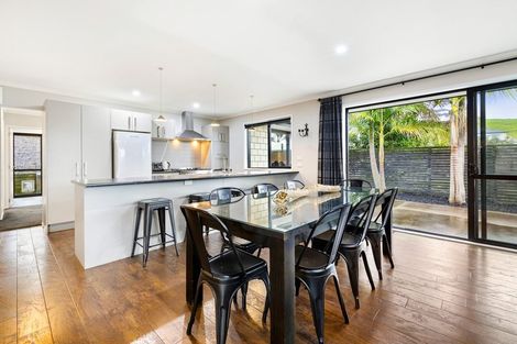 Photo of property in 4 Bloomfield Rise, Stanmore Bay, Whangaparaoa, 0932