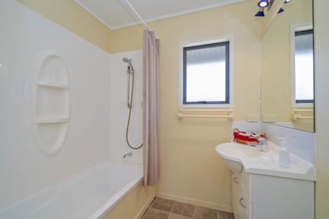 Photo of property in 5 Cholmondeley Crescent, Whitianga, 3510