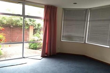 Photo of property in 7 Middlepark Road, Sockburn, Christchurch, 8042