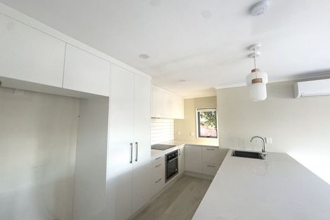 Photo of property in 7 Stockton Place, Glendene, Auckland, 0602