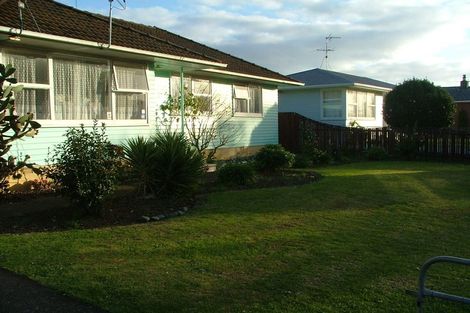 Photo of property in 14 Tairere Crescent, Rosehill, Papakura, 2113