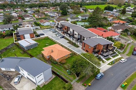Photo of property in 15/12 Humphreys Place, Mangere, Auckland, 2022