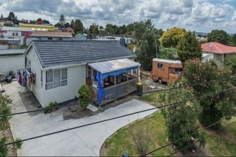 Photo of property in 2 Beaumonts Way, Manurewa, Auckland, 2102