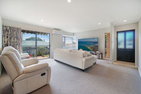 Photo of property in 1/12 Beatrice Avenue, Hillcrest, Auckland, 0627