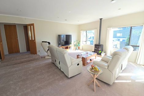 Photo of property in 6 San Lorenzo Rise, Henderson, Auckland, 0612