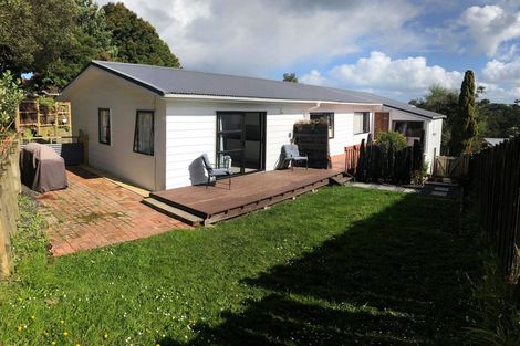 Photo of property in 29 Deverell Place, Northcross, Auckland, 0632