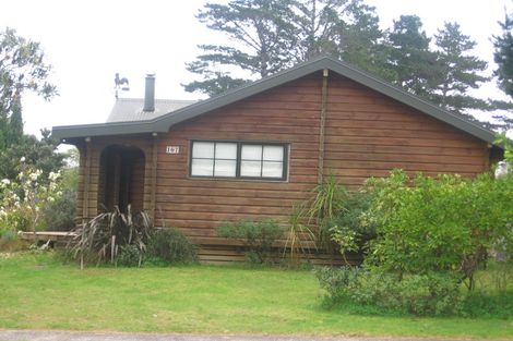 Photo of property in 107 Waimaire Avenue, Matarangi, Whitianga, 3592