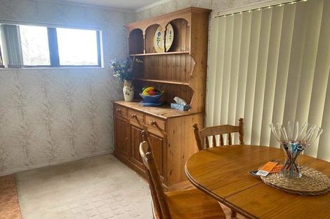 Photo of property in 13 Hueglow Rise, West Harbour, Auckland, 0618