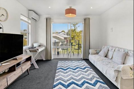 Photo of property in 3/7 Alston Avenue, Kelston, Auckland, 0602