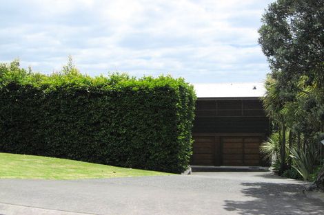 Photo of property in 30 The Crescent, Tindalls Beach, Whangaparaoa, 0930