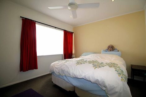 Photo of property in 33 Park Road, Glenfield, Auckland, 0629