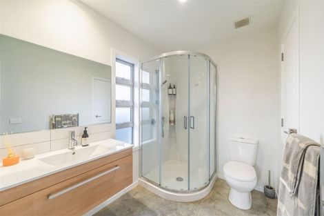 Photo of property in 77 Sunstone Crescent, Timberlea, Upper Hutt, 5018