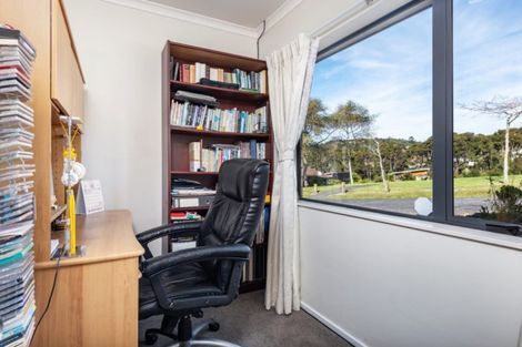 Photo of property in 2 Shah Place, Glen Eden, Auckland, 0602