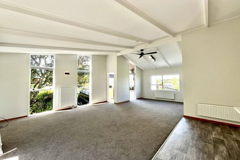 Photo of property in 25 Geoffrey Road, Torbay, Auckland, 0630