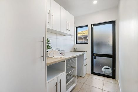 Photo of property in 48 Lakeside Drive, Orewa, 0931