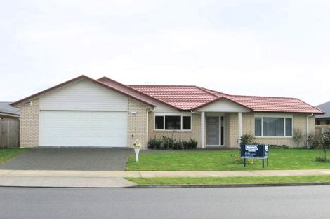 Photo of property in 17 Coleraine Drive, Rototuna, Hamilton, 3210