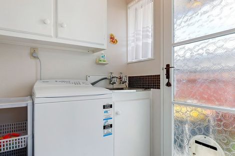 Photo of property in 1/72 Royal Park Drive, Parklands, Christchurch, 8083