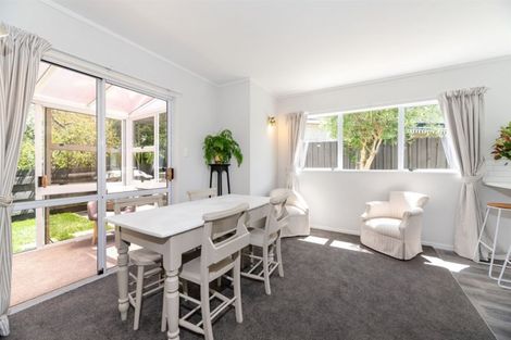 Photo of property in 1/12 Cobblestone Lane, Hillcrest, Auckland, 0627