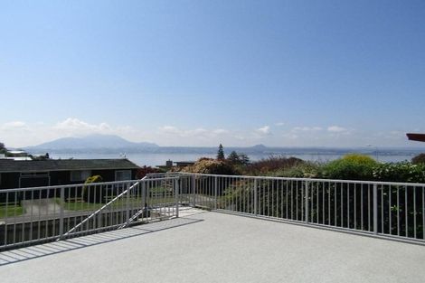 Photo of property in 13 Besley Place, Acacia Bay, Taupo, 3330
