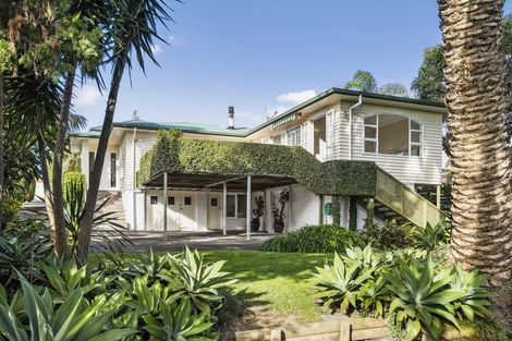 Photo of property in 107 Onewa Road, Northcote, Auckland, 0627