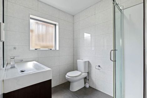 Photo of property in 9 Baker Street, Fairview Heights, Auckland, 0632