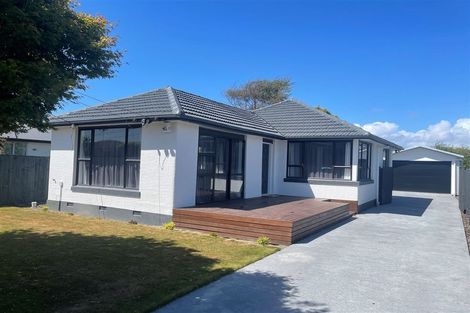 Photo of property in 185 Bowhill Road, New Brighton, Christchurch, 8083