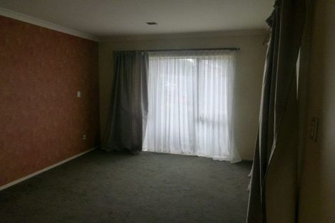 Photo of property in 69 San Marino Drive West, Henderson, Auckland, 0612