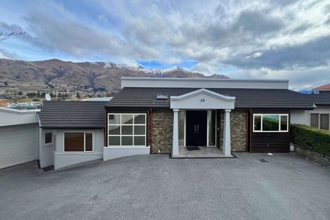 Photo of property in 10 Lismore Street, Wanaka, 9305