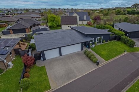 Photo of property in 4 D'urville Place, Kelvin Grove, Palmerston North, 4414