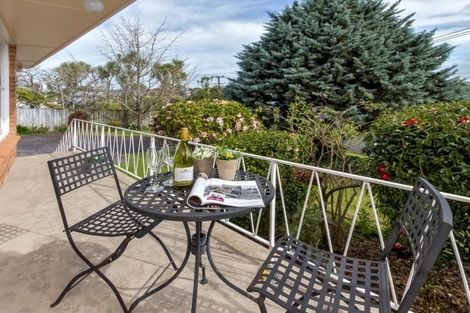 Photo of property in 3/77 Royal View Road, Te Atatu South, Auckland, 0610