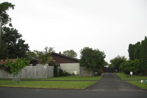 Photo of property in 2/11 Beaumaris Way, Conifer Grove, Takanini, 2112