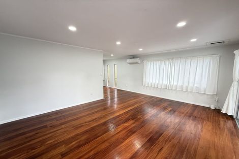 Photo of property in 19 Lancelot Place, Glenfield, Auckland, 0629