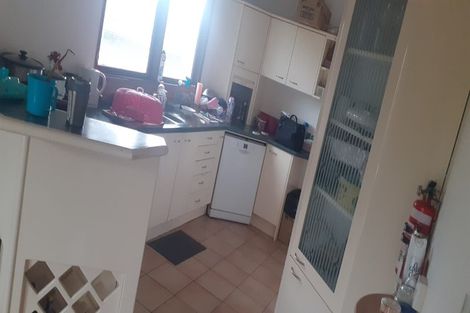 Photo of property in 212 Forrest Hill Road, Forrest Hill, Auckland, 0620