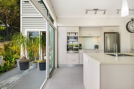 Photo of property in 6 Park Lane, Orewa, 0931