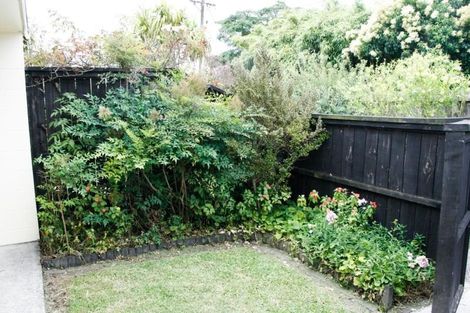 Photo of property in 1/272a Birkdale Road, Birkdale, Auckland, 0626