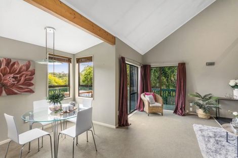 Photo of property in 140 Miromiro Road, Normandale, Lower Hutt, 5010