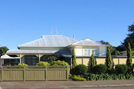 Photo of property in 16 Pirie Street, Palmerston North, 4410