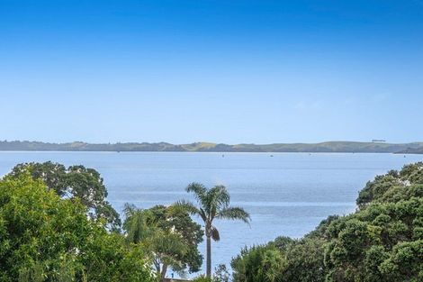 Photo of property in 1b/5 The Promenade, Takapuna, Auckland, 0622