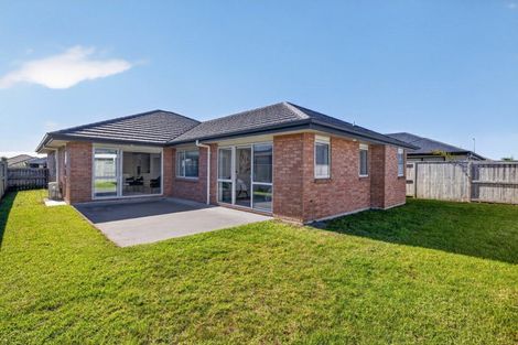 Photo of property in 28 Sabre Street, Papamoa Beach, Papamoa, 3118
