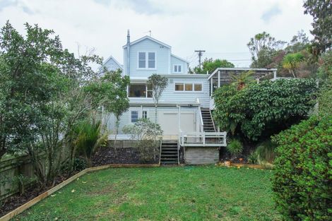 Photo of property in 35 Farm Road, Northland, Wellington, 6012