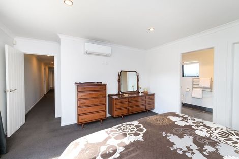 Photo of property in 44 Chestnut Close, Kelvin Grove, Palmerston North, 4414