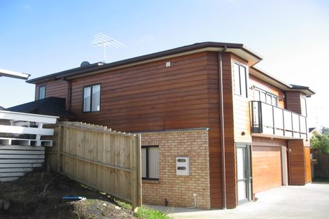 Photo of property in 117a Gossamer Drive, Pakuranga Heights, Auckland, 2010