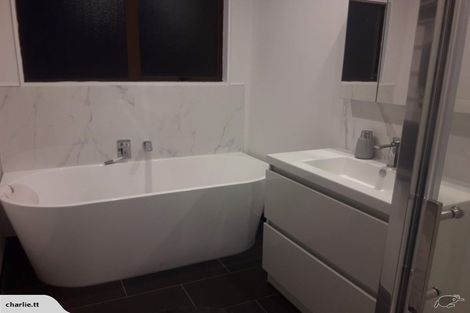 Photo of property in 10 Gardone Terrace, Conifer Grove, Takanini, 2112