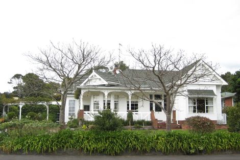 Photo of property in 14 Gilbert Street, New Plymouth, 4310