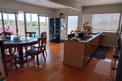 Photo of property in 2 Finchley Road, Torbay, Auckland, 0632