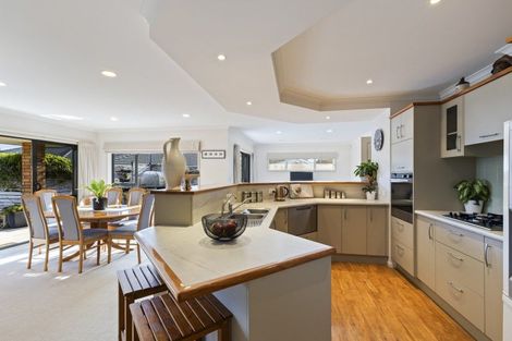 Photo of property in 6 Royal Heights, Glen Avon, New Plymouth, 4312