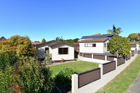 Photo of property in 11 Melva Street, Dinsdale, Hamilton, 3204