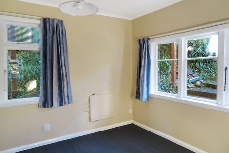 Photo of property in 33 Ferry Road, Days Bay, Lower Hutt, 5013