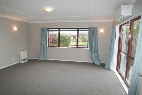 Photo of property in 4 Glen Loch Place, Paraparaumu, 5032
